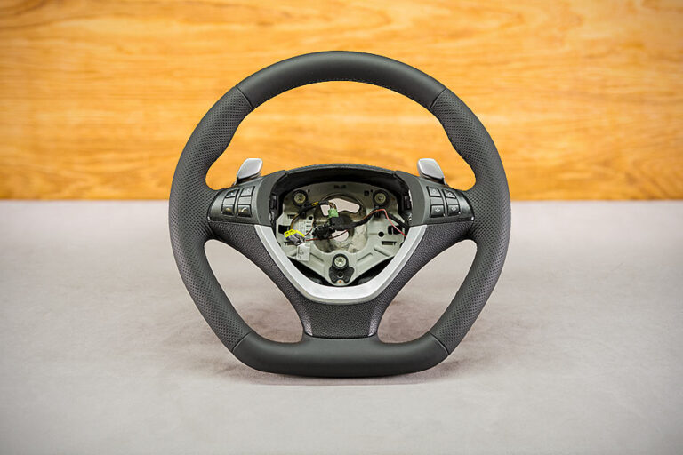 Modyfikacja i obszycie kierownicy BMW X6 E71