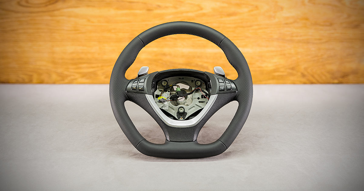 Modyfikacja i obszycie kierownicy BMW X6 E71 Modyfikacja i obszycie kierownicy BMW X6 E71