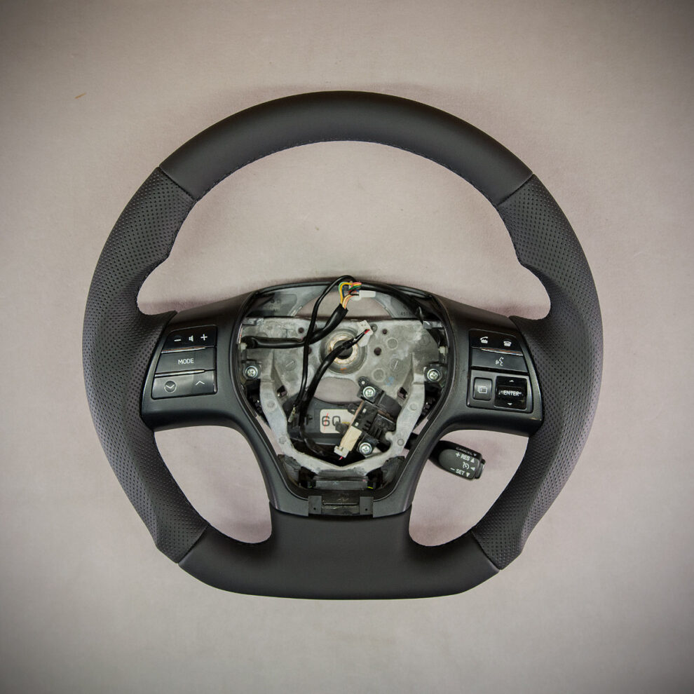 Modyfikacja i obszycie kierownicy Lexus RX