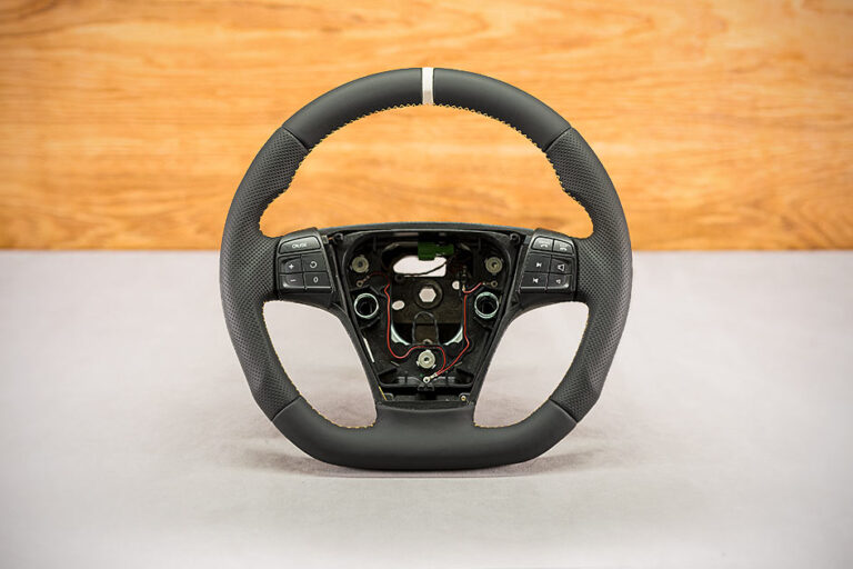 Modyfikacja i obszycie kierownicy Volvo C70