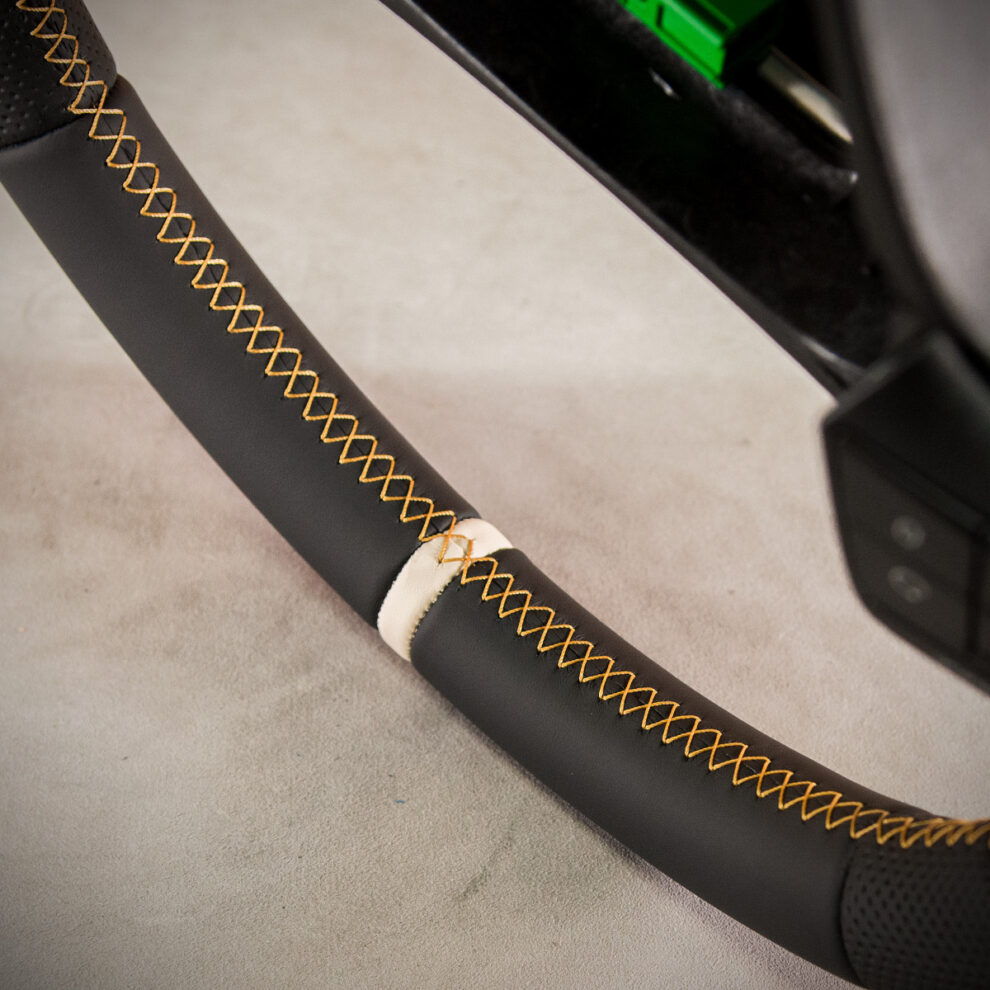 Modyfikacja i obszycie kierownicy Volvo C70