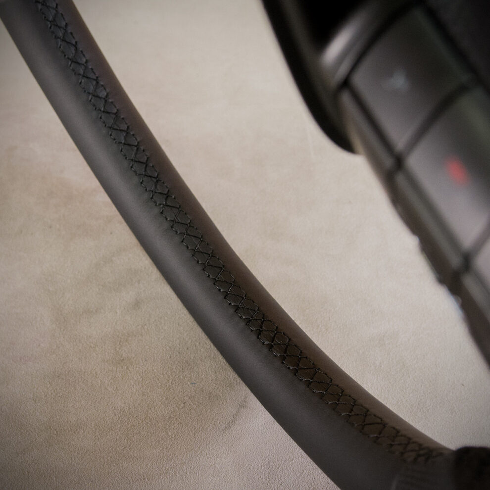 Modyfikacja i obszycie kierownicy Volvo FH4