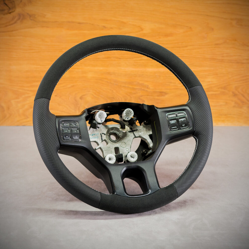 Obszycie kierownicy RAM 1500