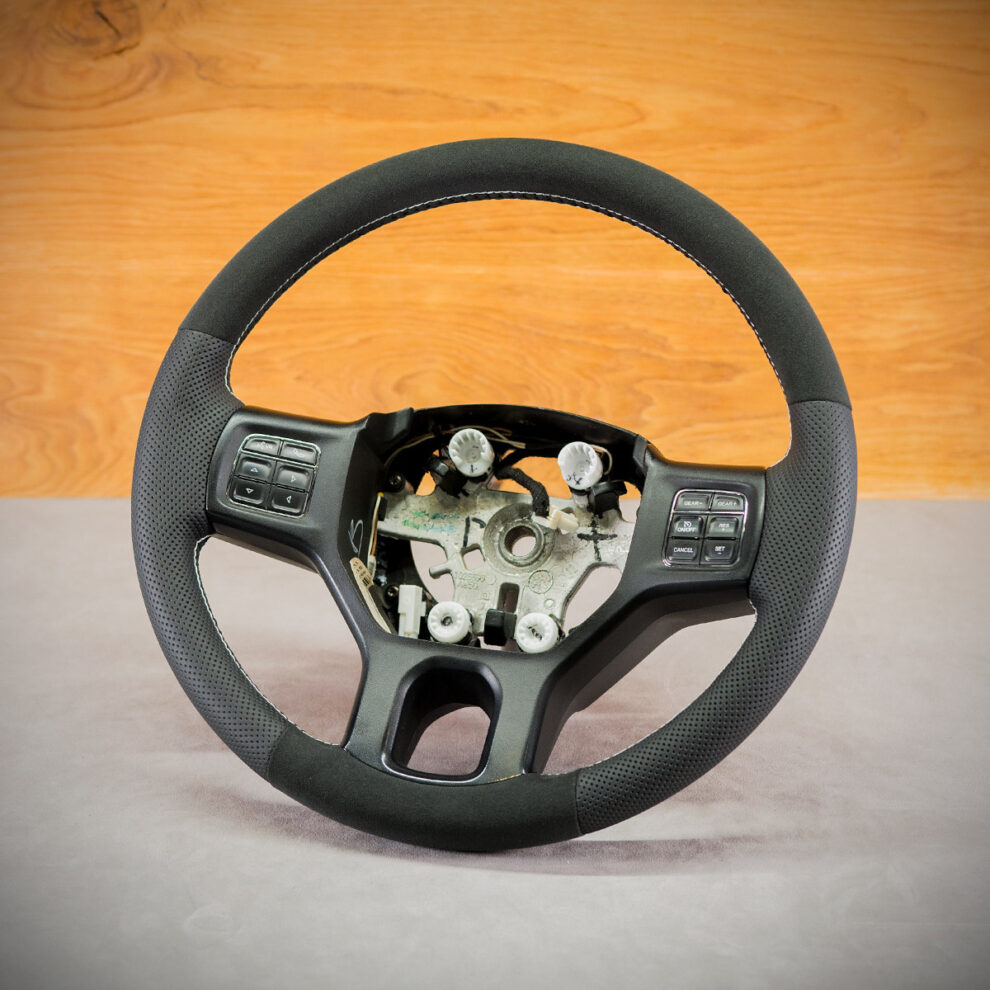 Obszycie kierownicy RAM 1500