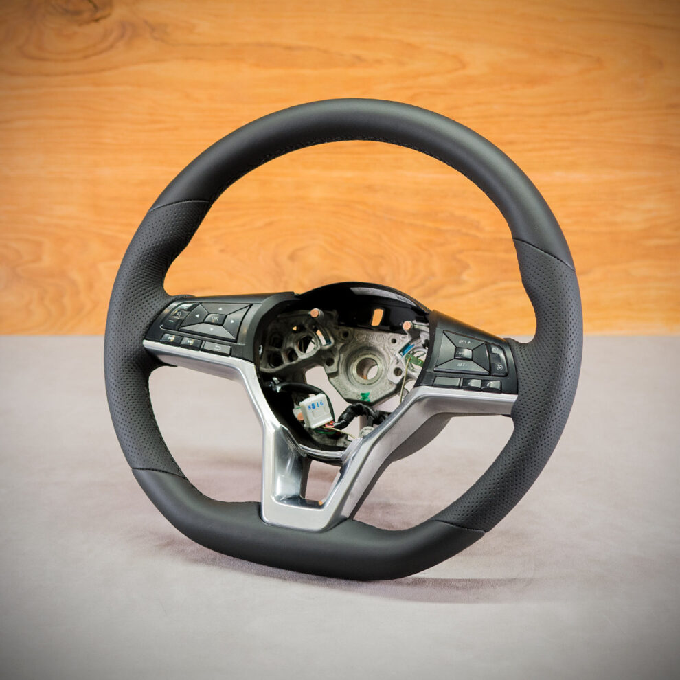 Obszycie kierownicy Nissan Juke II