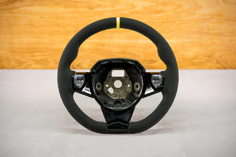 Obszycie kierownicy Lamborghini Aventador