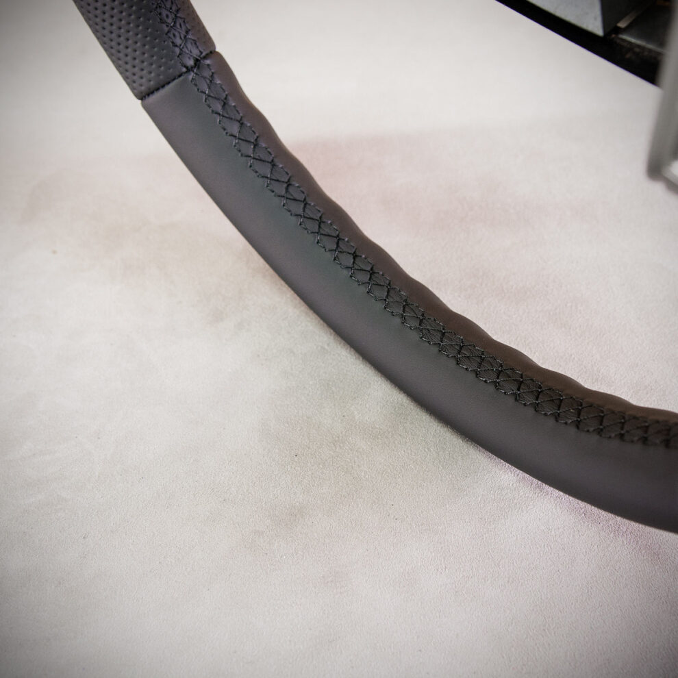 Obszycie kierownicy Nissan Navara