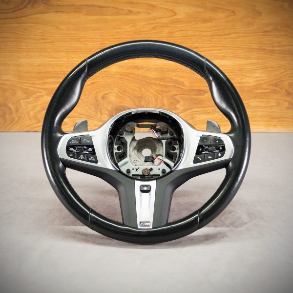 Kierownica BMW X7 przed obszyciem