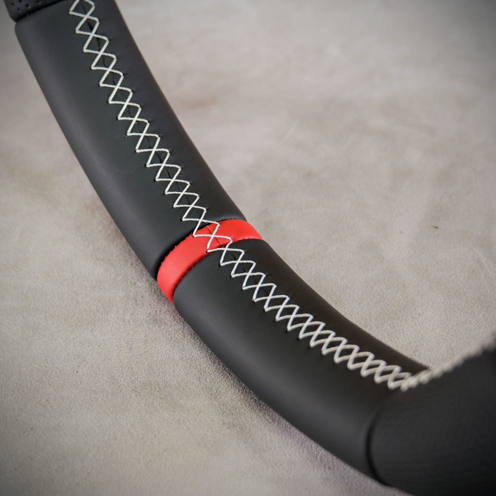 Modyfikacja i obszycie kierownicy Ford Mustang VI