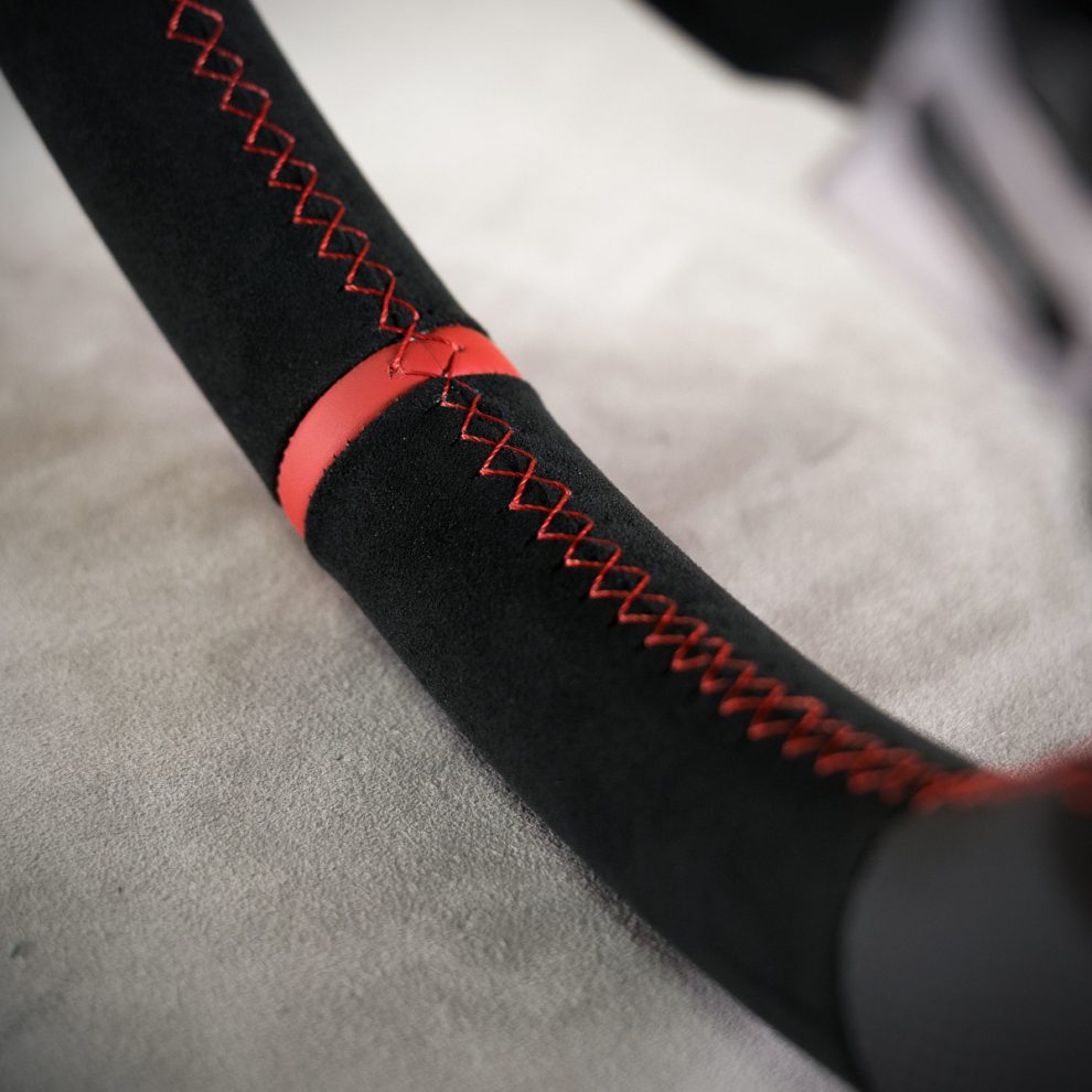 Modyfikacja i obszycie kierownicy Nissan GT-R