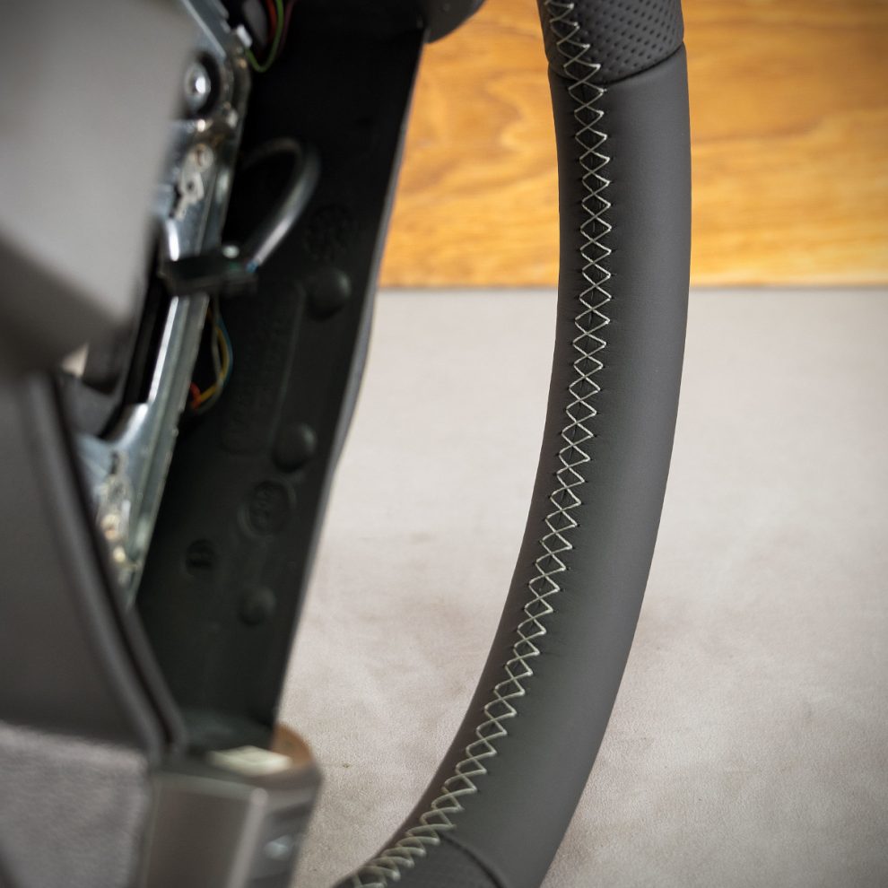 Modyfikacja i obszycie kierownicy Opel Signum