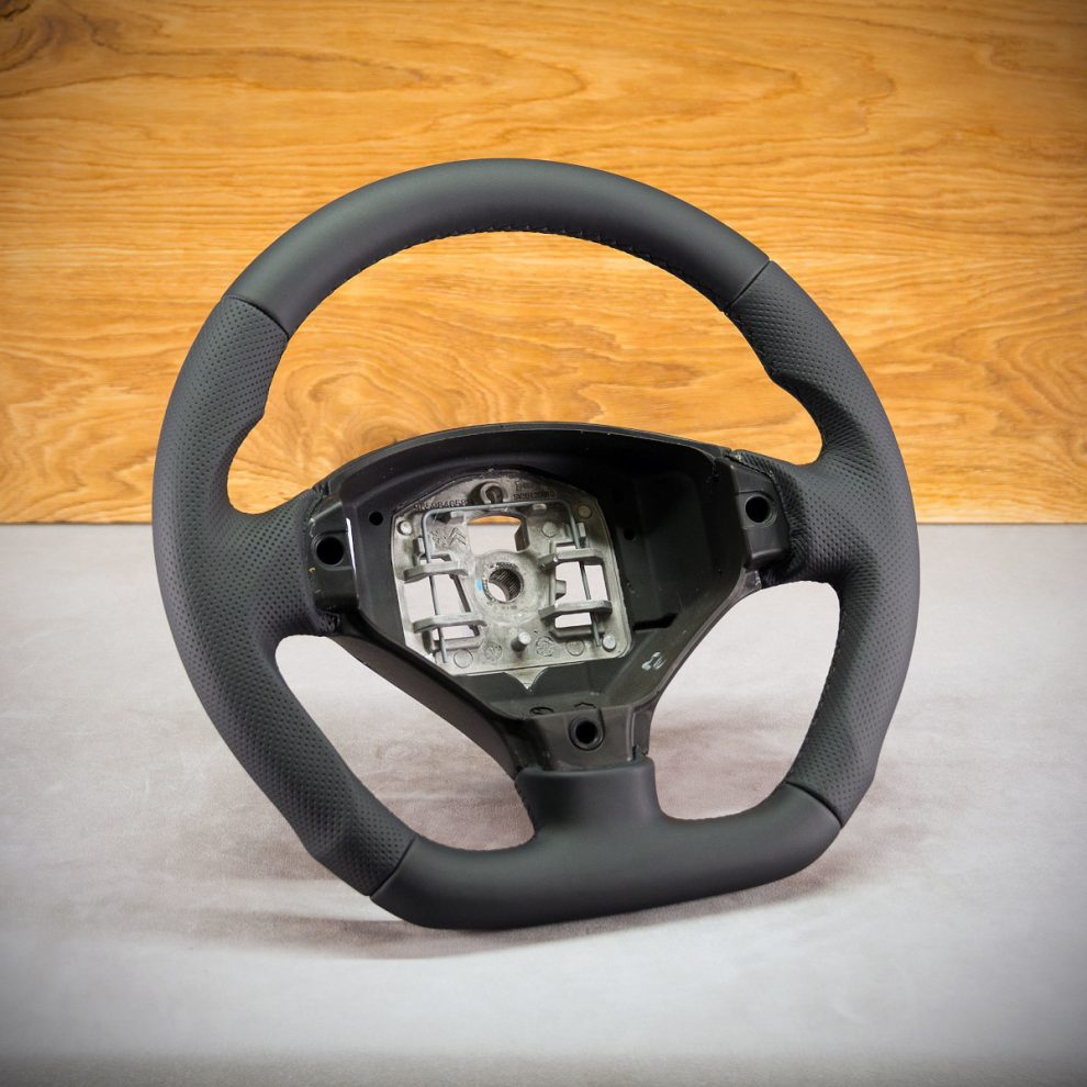 Modyfikacja i obszycie kierownicy Peugeot 308