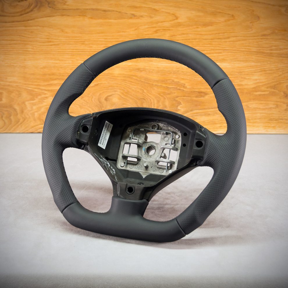 Modyfikacja i obszycie kierownicy Peugeot 308