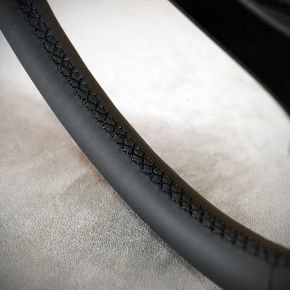 Modyfikacja i obszycie kierownicy Peugeot 308