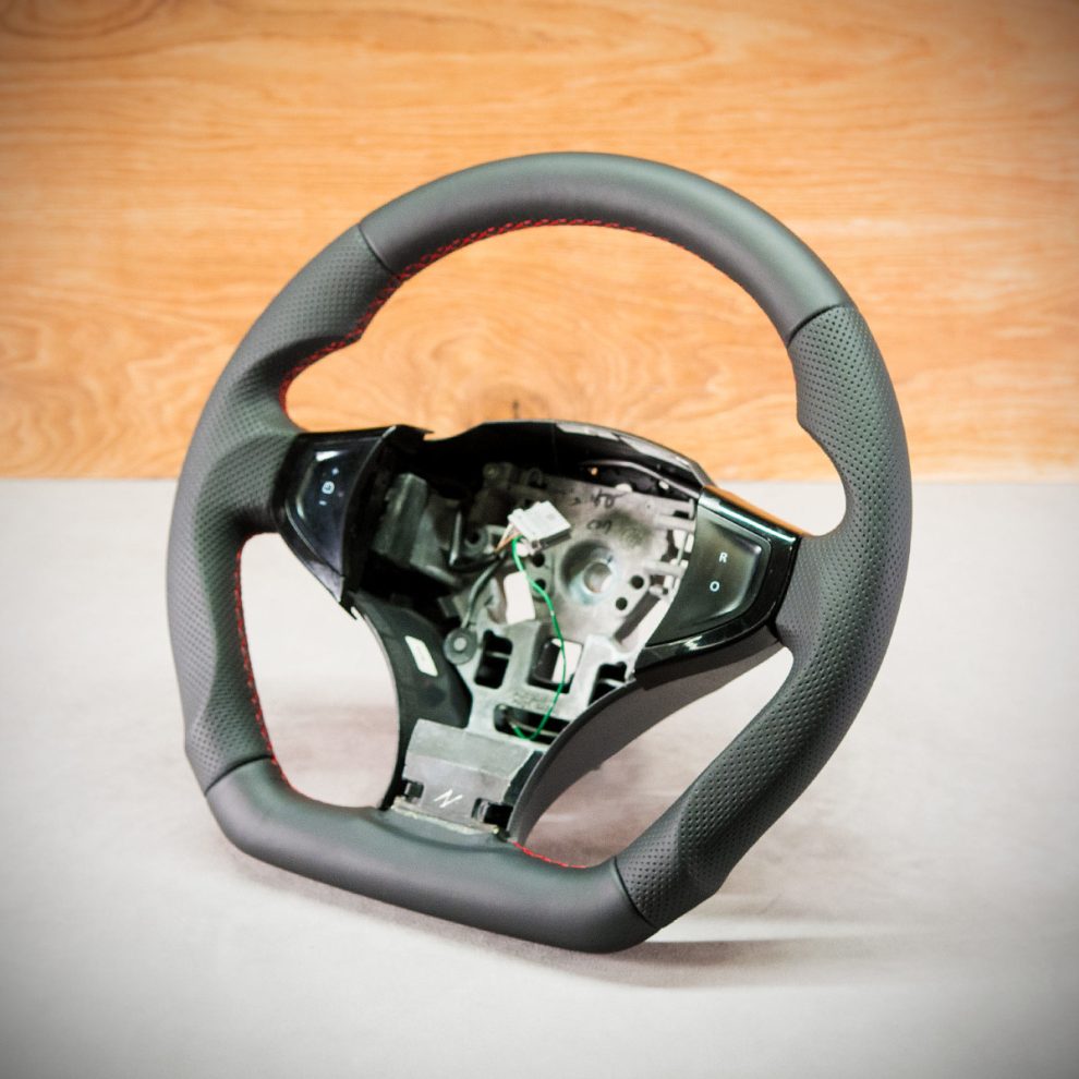 Modyfikacja i obszycie kierownicy Renault Koleos