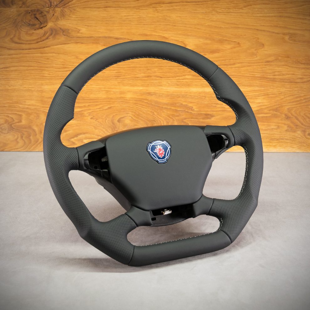 Modyfikacja i obszycie kierownicy Scania R