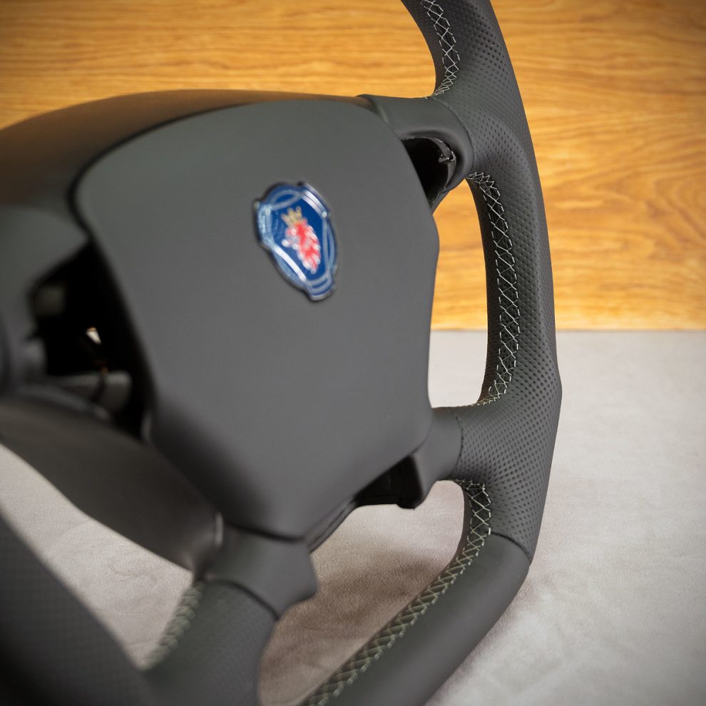 Modyfikacja i obszycie kierownicy Scania R