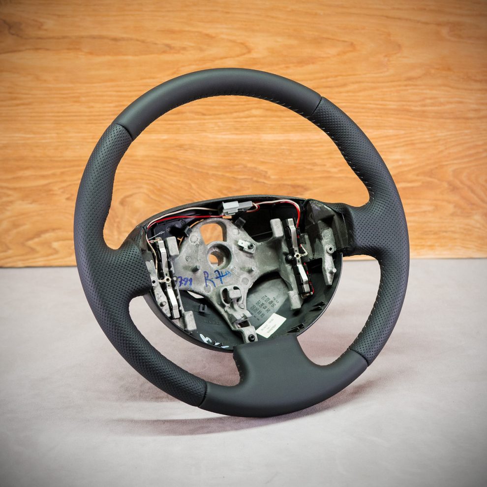 Obszycie kierownicy Renault Megane II