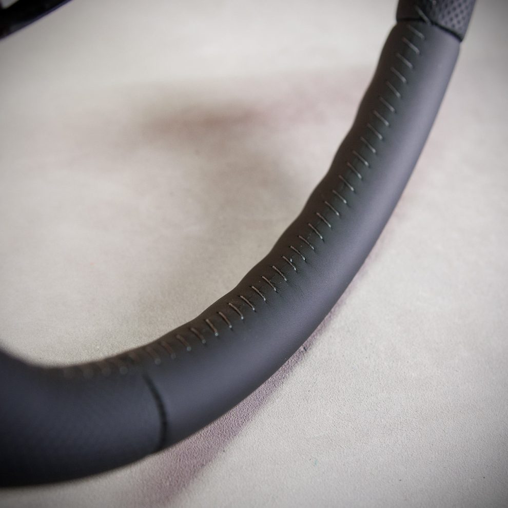 Obszycie kierownicy Renault Megane II