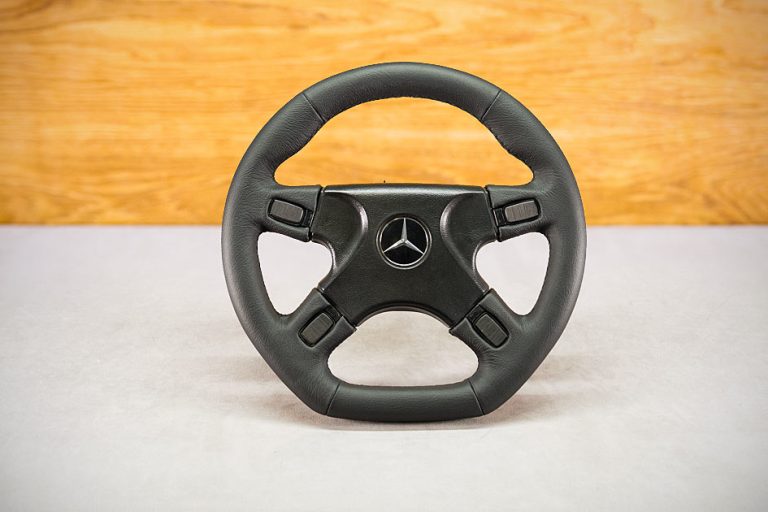 Modyfikacja i obszycie kierownicy Mercedes-Benz W201
