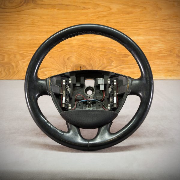 Kierownica Renault Trafic II przed modyfikacją