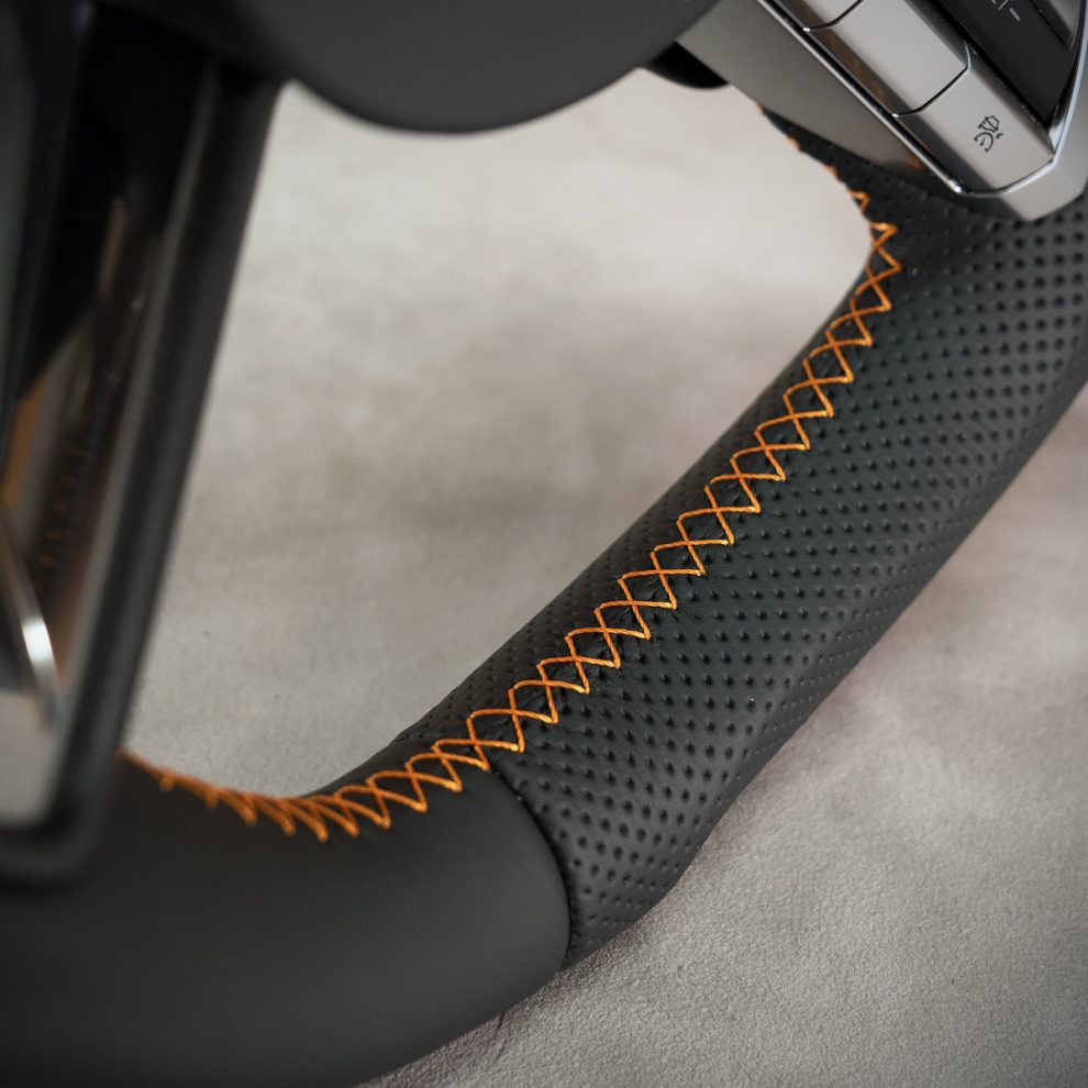 Modyfikacja i obszycie kierownicy Mazda CX-50