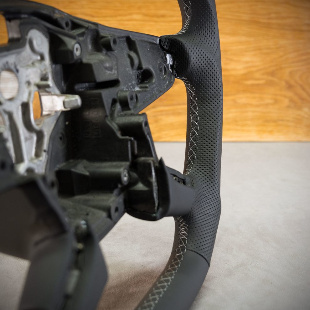 Modyfikacja i obszycie kierownicy Scania NGS