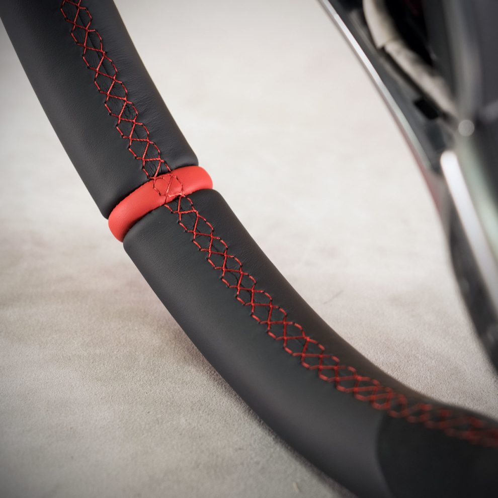 Obszycie kierownicy Mercedes-Benz CLA 45 AMG