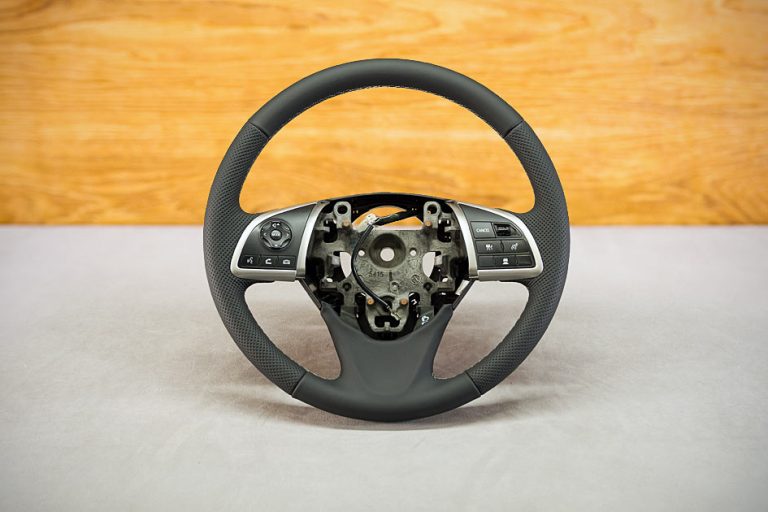 Obszycie kierownicy Mitsubishi Outlander