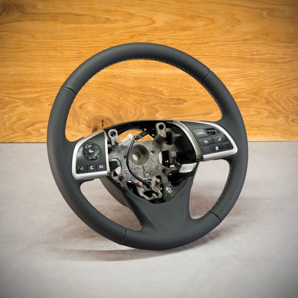 Obszycie kierownicy Mitsubishi Outlander