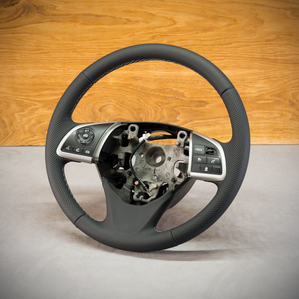 Obszycie kierownicy Mitsubishi Outlander