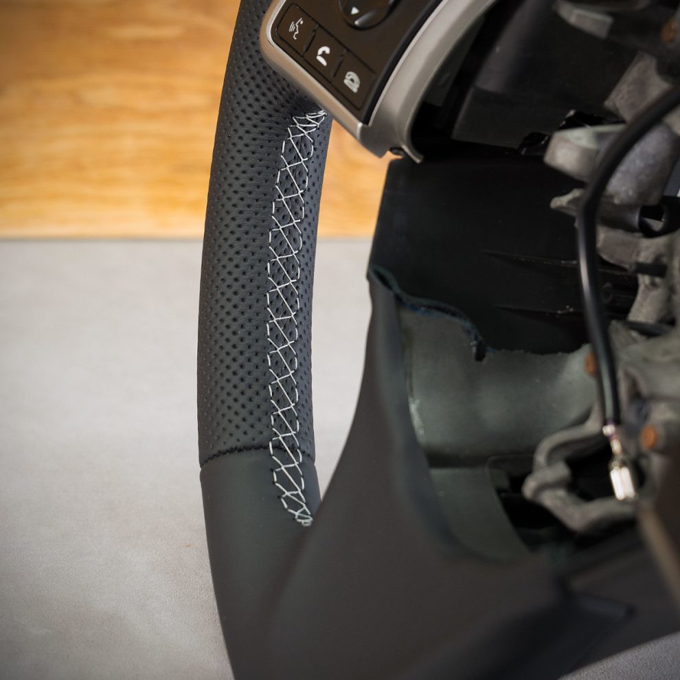 Obszycie kierownicy Mitsubishi Outlander