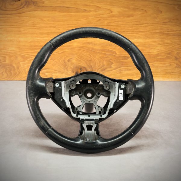 Kierownica Infiniti QX70 przed modyfikacją