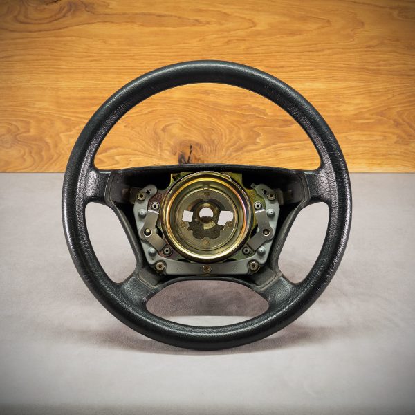 Kierownica Mercedes-Benz W202 przed modyfikacją Kierownica Mercedes-Benz W202 przed modyfikacją