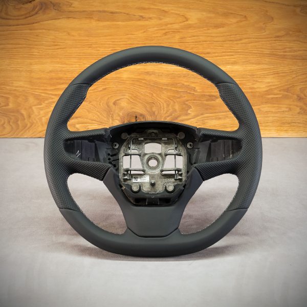 Kierownica Opel Vivaro po obszyciu Kierownica Opel Vivaro po obszyciu