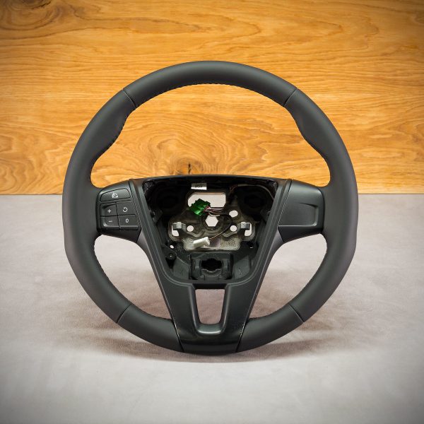 Kierownica Volvo V40 po obszyciu Kierownica Volvo V40 po obszyciu