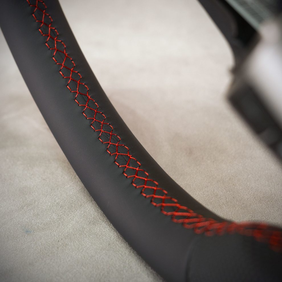 Modyfikacja i obszycie kierownicy Abarth Grande Punto