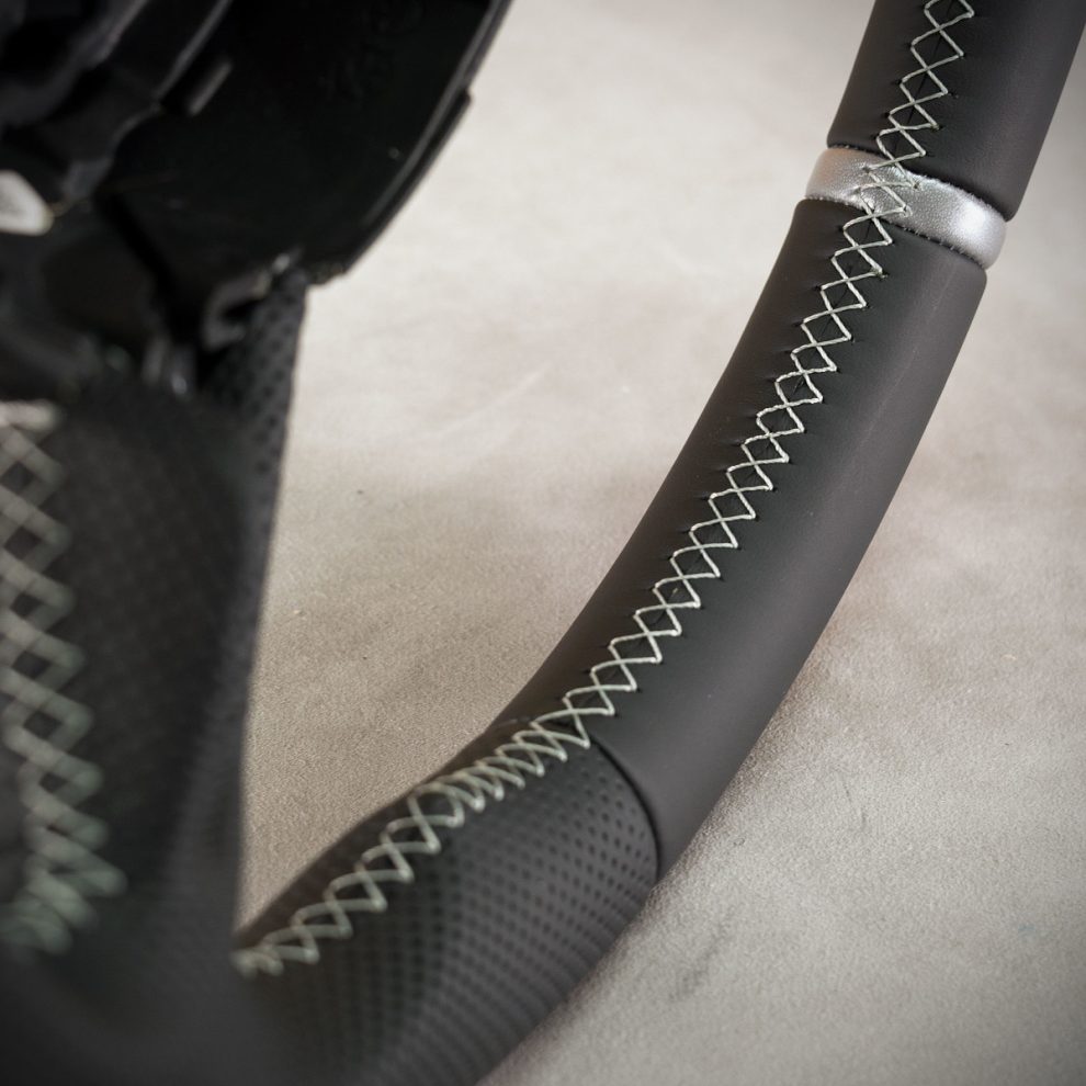 Modyfikacja i obszycie kierownicy Audi A3 8V