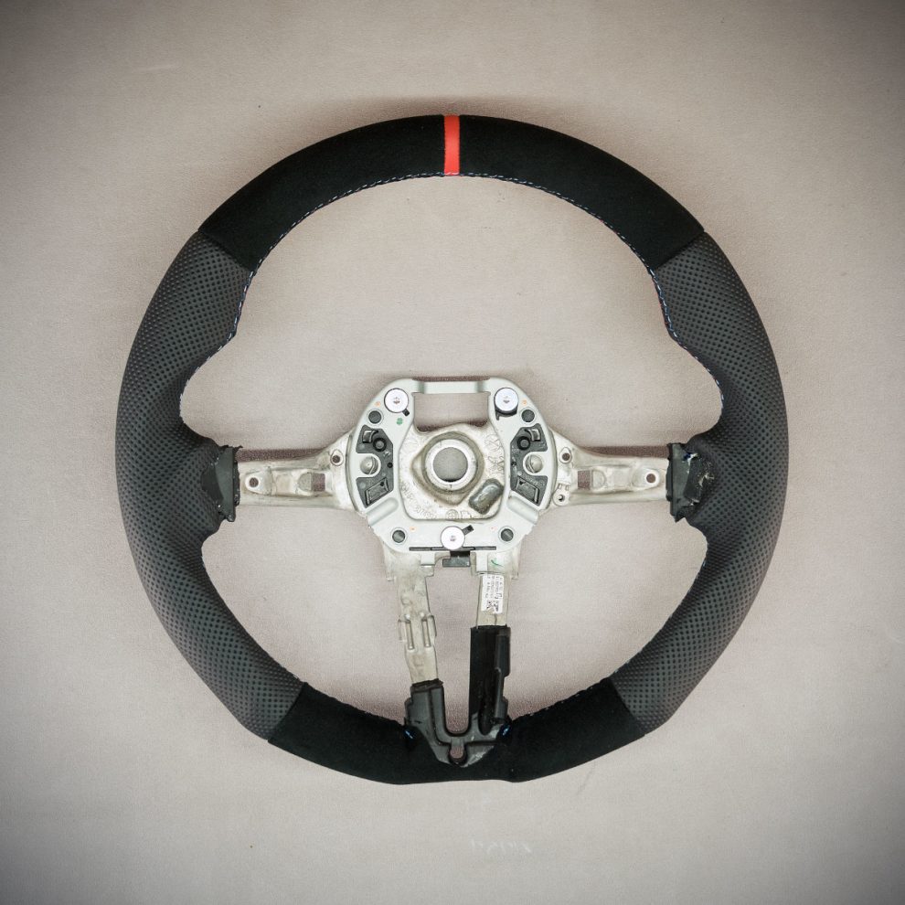 Modyfikacja i obszycie kierownicy BMW F07