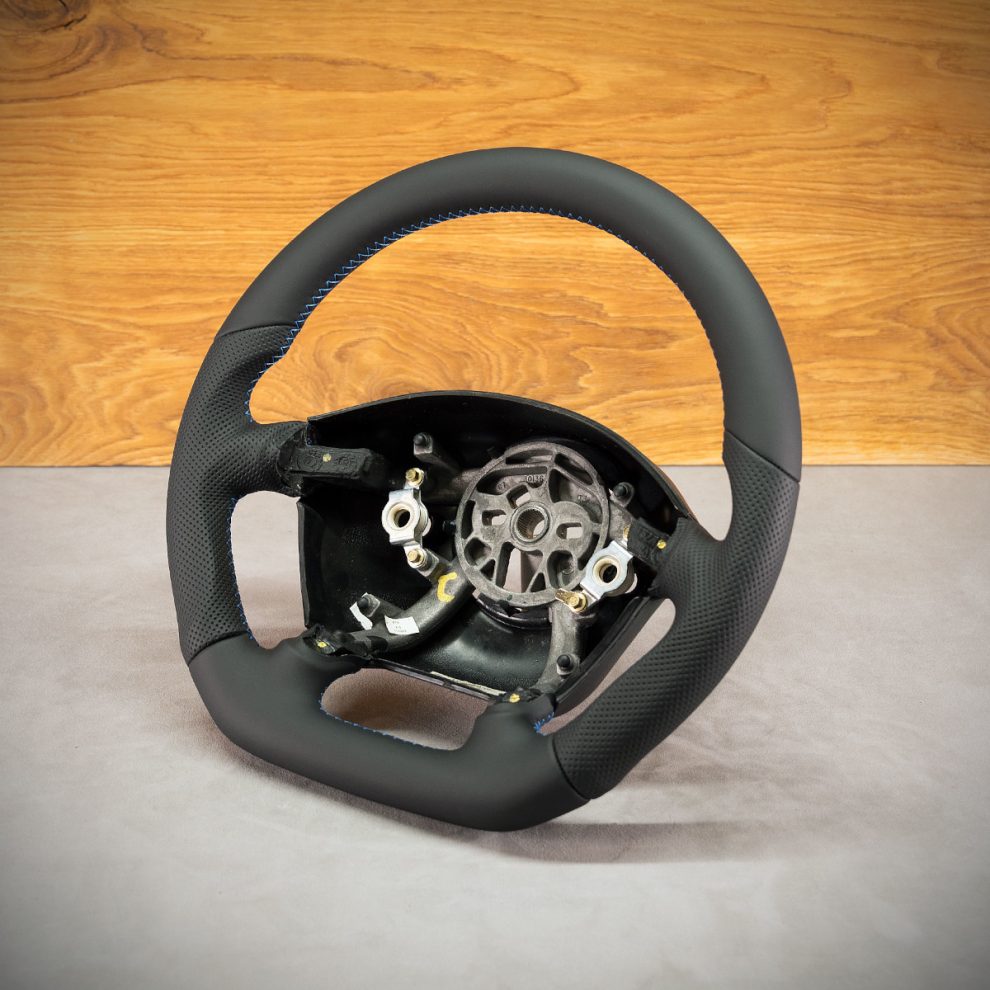 Modyfikacja i obszycie kierownicy Chevrolet Corvette C5
