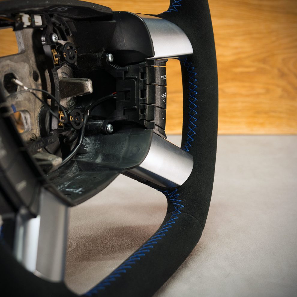 Modyfikacja i obszycie kierownicy Ford Focus Mk2