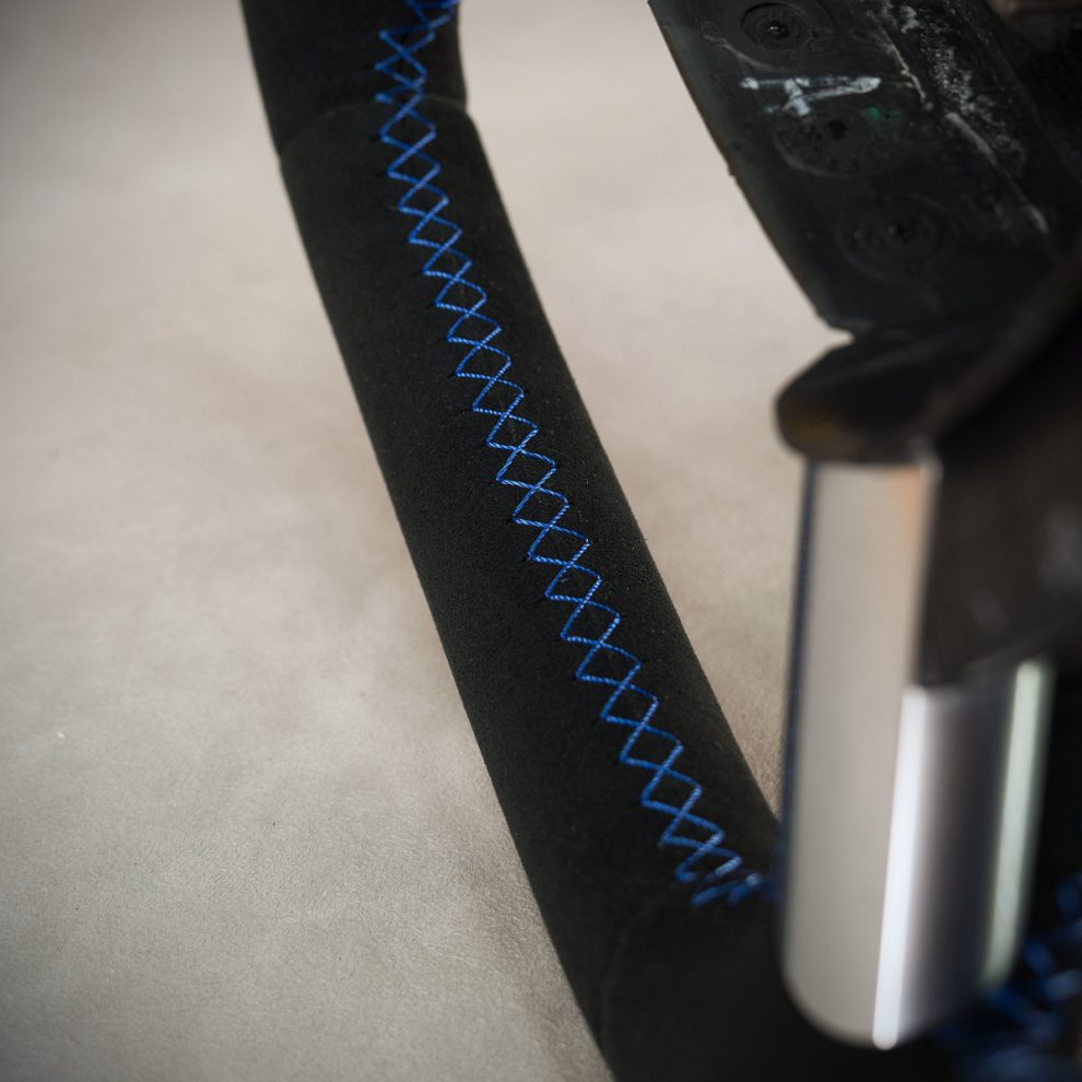 Modyfikacja i obszycie kierownicy Ford Focus Mk2