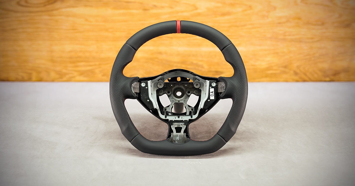 Modyfikacja i obszycie kierownicy Infiniti QX70