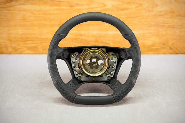 Modyfikacja i obszycie kierownicy Mercedes-Benz W202