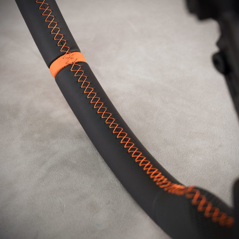 Modyfikacja i obszycie kierownicy Scania R