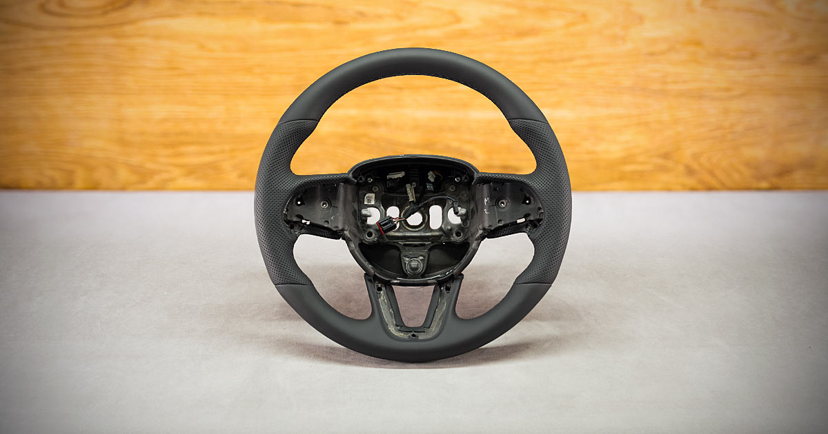 Obszycie kierownicy Dodge Charger