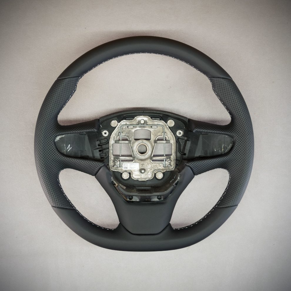 Obszycie kierownicy Opel Vivaro