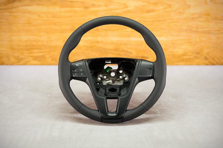 Obszycie kierownicy Volvo V40