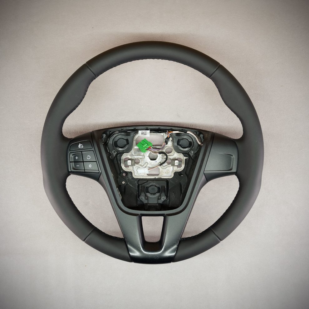Obszycie kierownicy Volvo V40