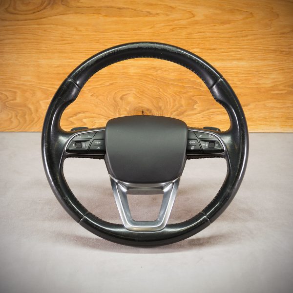 Kierownica Audi Q7 przed obszyciem